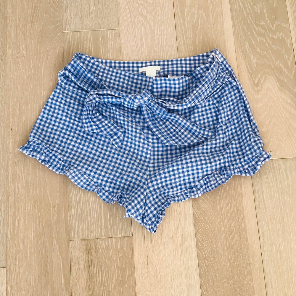 H&M Ruffle shorts